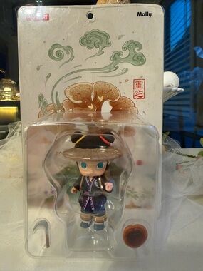 Pop Mart Molly Chinese Herbal hang card